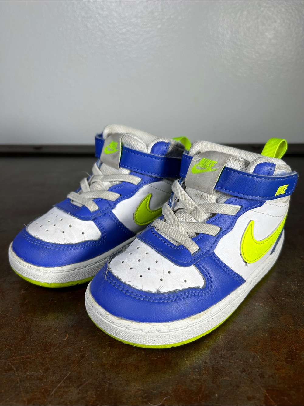 Nike Court Borough Mid 2 Kids High-Tops White, Blue &Neon Yellow Toddler Size 8
